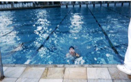 Um dos poucos registros que tenho como nadadora, aos 14 anos