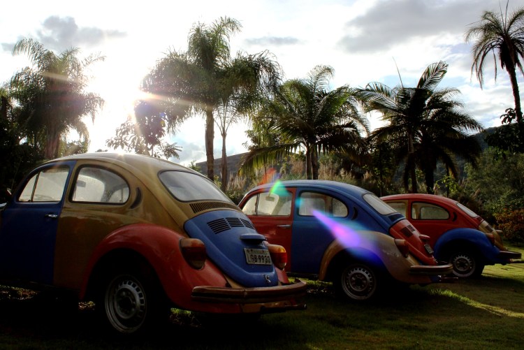 Foto de Beto Trajano, que adora explorar o efeito "lens flare" nas fotografias, como essas coloridíssimas que apareceram junto ao fusca.