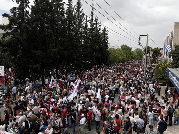 Protesto e greve geral na Grécia em 13 de junho de 2013, após  fechamento da TV pública. Foto: AP
