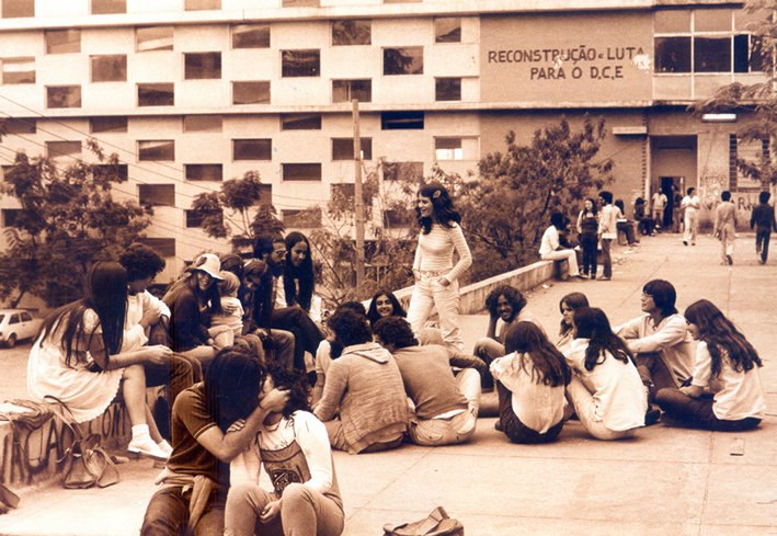 Imagem de alunos da Fafich em 1980. Foto: Arquivo Pessoal/ Ana Rita Trajano