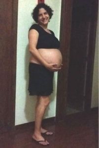 Com 38 semanas de gravidez.