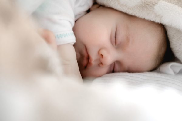 20 sugestões para ajudar o bebê a dormir a noite toda