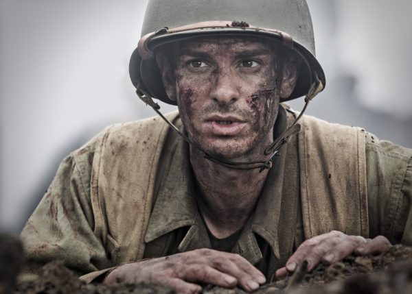 ‘Até o Último Homem’: um personagem extraordinário em meio a mais um filme de guerra
