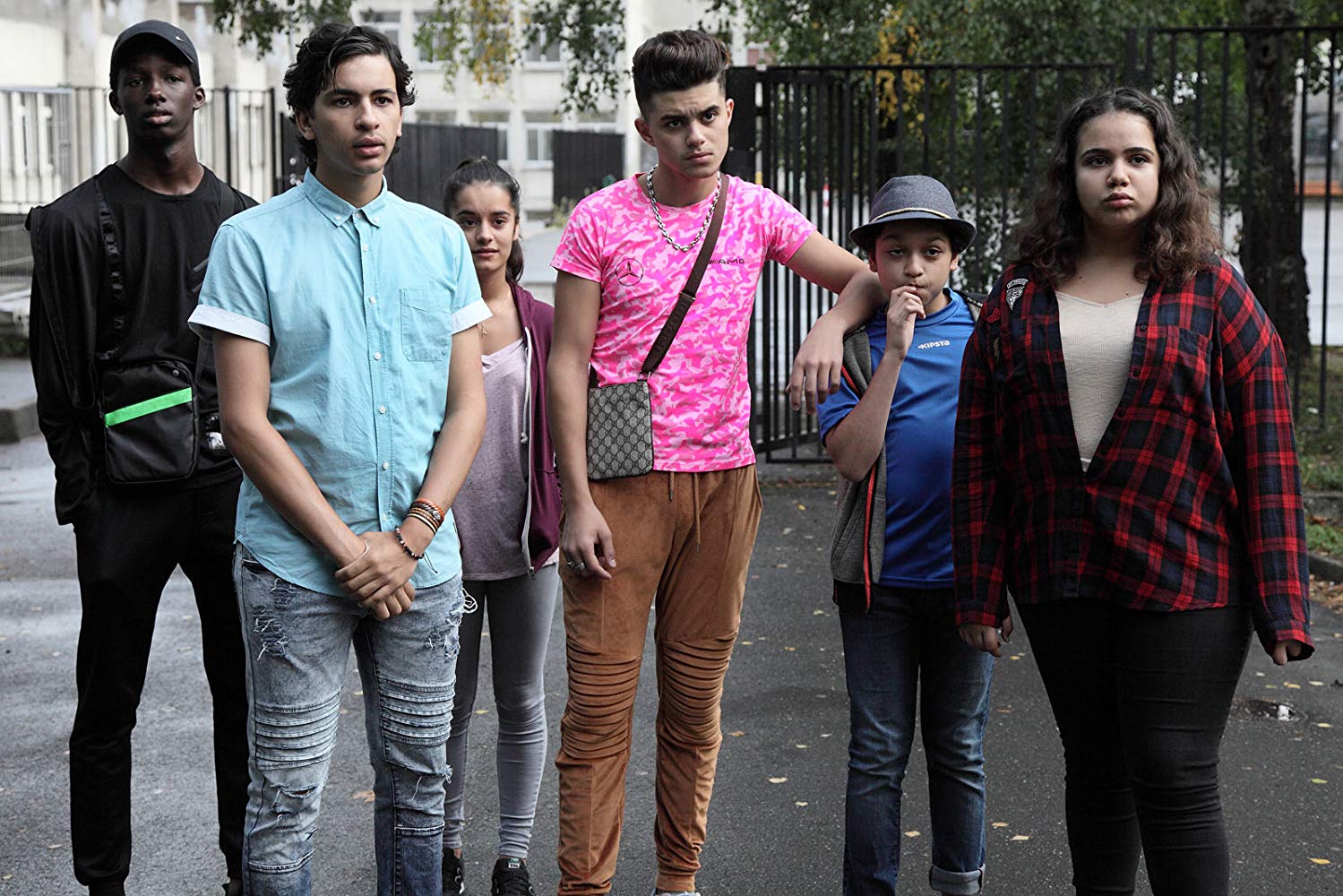 Personagens jovens em cena do filme Sementes Podres, da Netflix