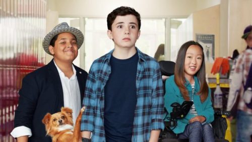 Noah, Simon, Amara e o cãozinho Dude, da série da Netflix "Dude, o CãoPanheiro"