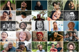 Fotos de 25 pessoas sorrindo, gargalhando ou dando risadas. Clima bom, alto-astral, feliz, alegre!
