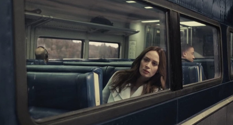 Cena do filme A Garota no Trem, com Emily Blunt