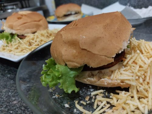 Hambúrguer pronto: fácil e rápido de fazer com as crianças!