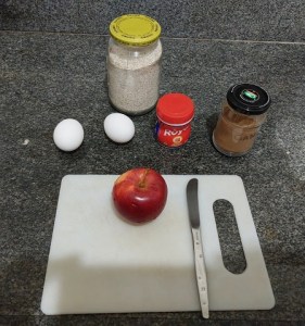 Ingredientes da panqueca de maçã.