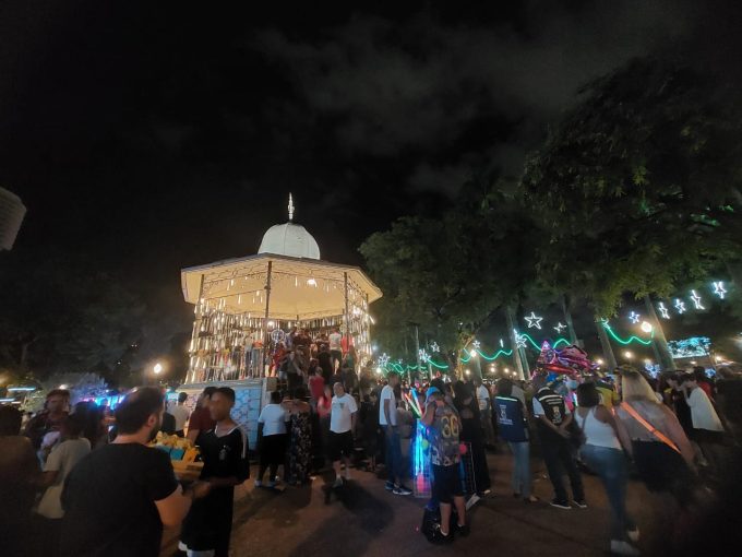 Natal, as luzes da Praça da Liberdade e a esperança