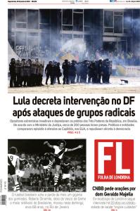 Capa de jornal do dia 9/1/2023 sobre atos terroristas e golpistas em Brasília no dia 8/1/2023. Jornal Folha de Londrina.