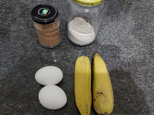 Os 4 ingredientes da panqueca de banana.