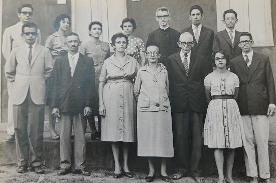 Maria das Dores de Jesus e Luiz Cabral de Souza, o vô Zico, com seus 12 filhos.