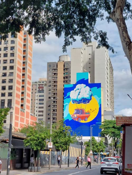 Obra vista ao lado do Mercado Central de BH, assinada por @Guscorede (foi o que consegui ler). Acho que esta não é do CURA, mas está linda também! ;) Foto: CMC / blog da kikacastro