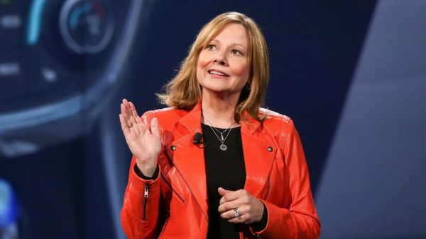 Mary Barra é Diretora Executiva e Presidente da General Motors Company. Foi em 2014 que ela se tornou a primeira mulher a chefiar uma fabricante de automóveis.