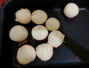 Pães de queijo prontos.