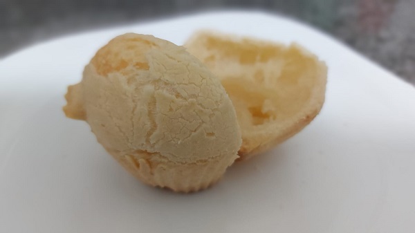Receitas para fazer com crianças: pão de queijo de forminha