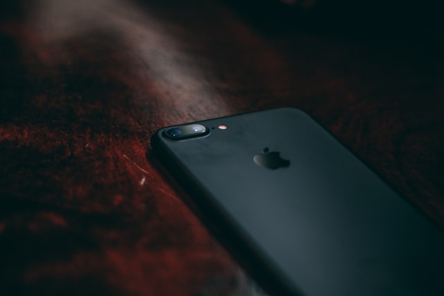 Que tal deixar seu smartphone repousar um pouco? Foto: Michail Sapiton / Unsplash