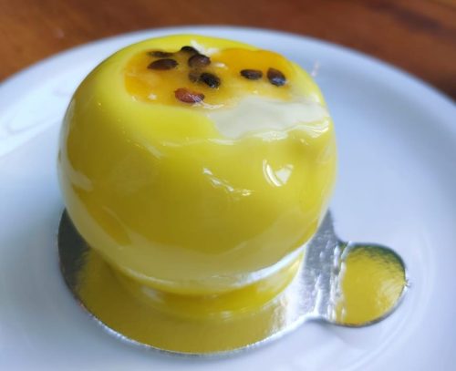 Entremet de maracujá da Lídice Peres. Foto: CMC / blog da kikacastro