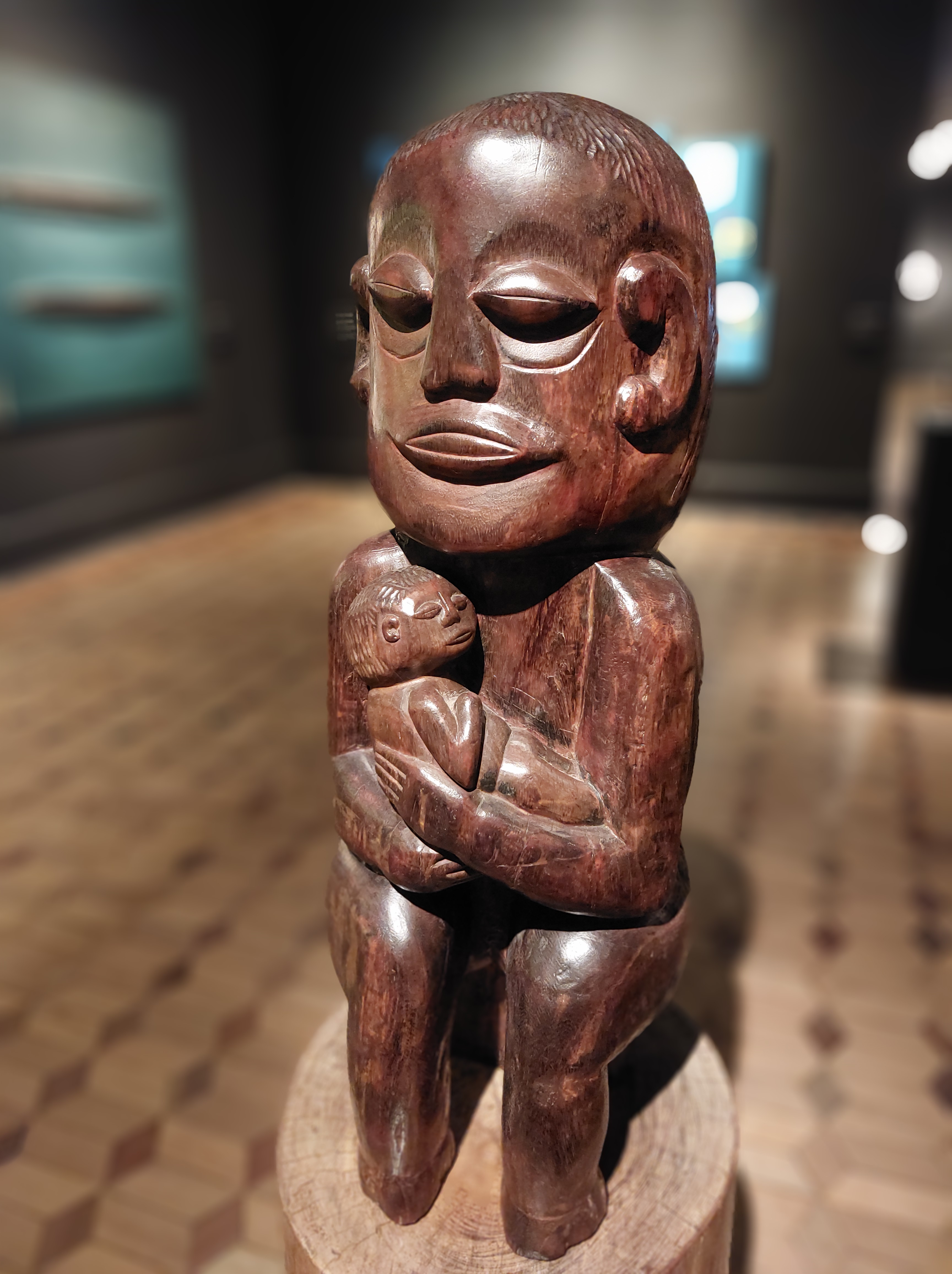 Obra da exposição Ancestral, no Centro Cultural Banco do Brasil de Belo Horizonte (CCBB-BH). Foto: CMC / blog da kikacastro - abril de 2025