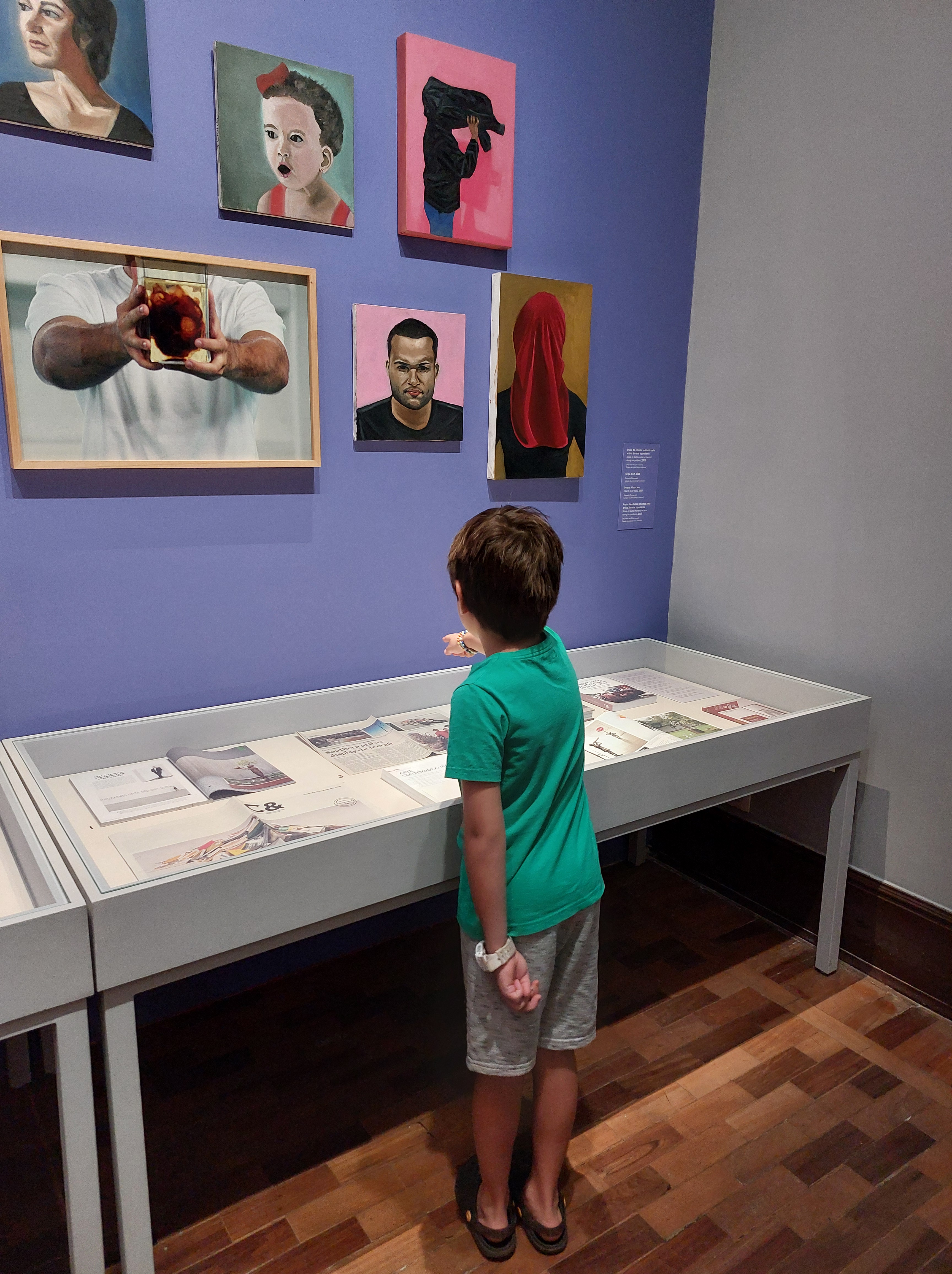 Escultura de Flávio Cerqueira, em exposição no Centro Cultural Banco do Brasil de Belo Horizonte (CCBB-BH). Foto: CMC / blog da kikacastro - abril de 2025