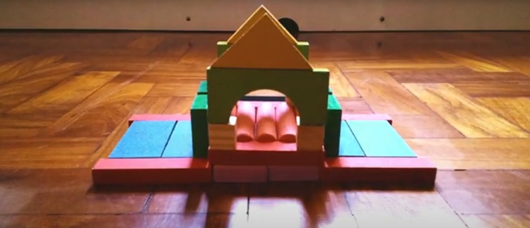 Cena de "A Ponte", curta-metragem em stop motion de Luiz Trajano, de 9 anos.