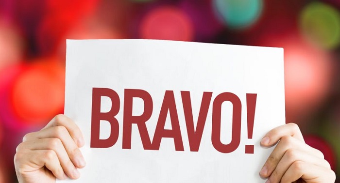 Placa de parabéns, elogio, "bem feito", "bravo!"