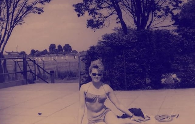 Foto de Annie Ernaux na capa do livro Os Anos (editora Fósforo)