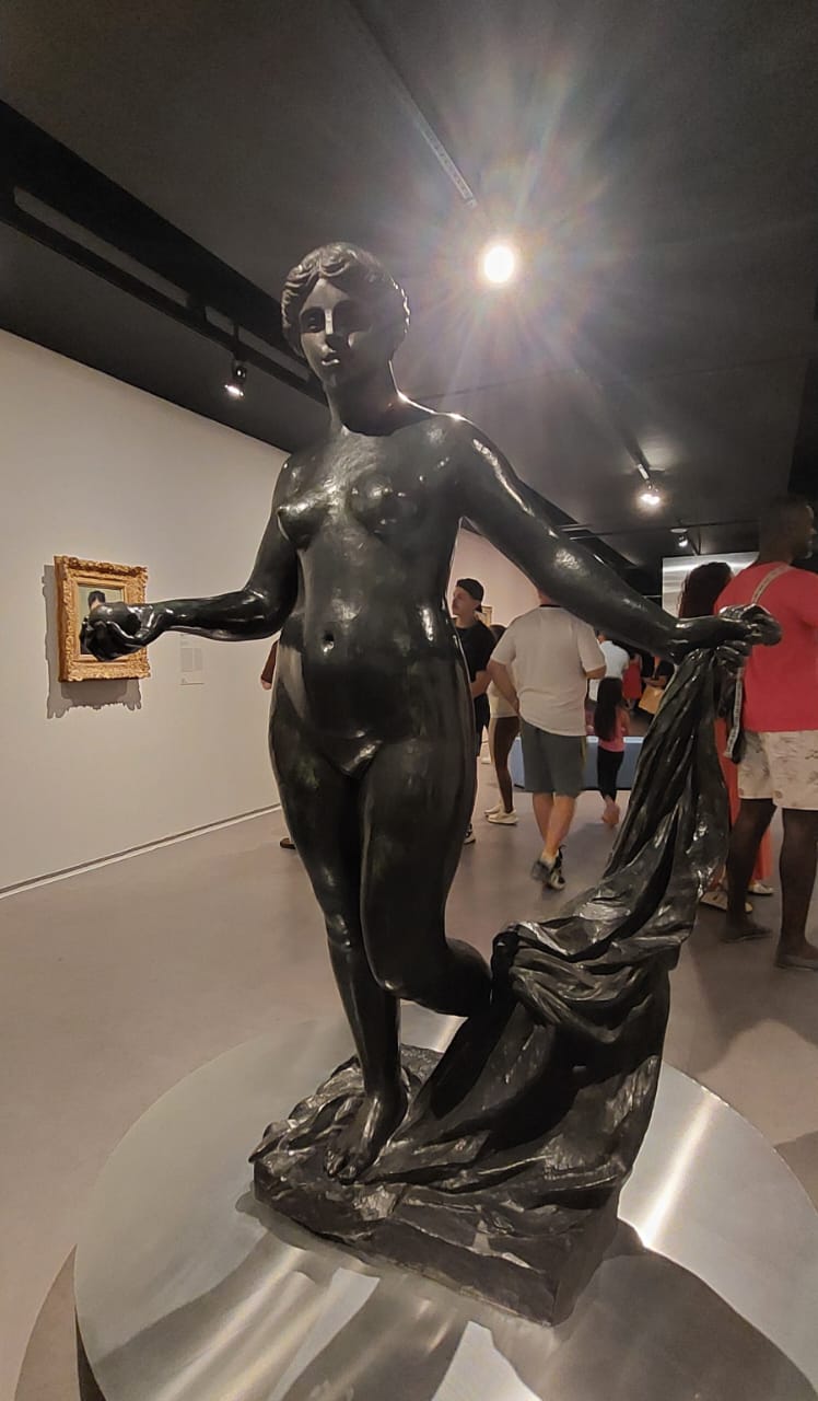 Escultura de Pierre-Auguste Renoir, exposta na Casa Fiat de Cultura, em BH. Foto: blog da kikacastro