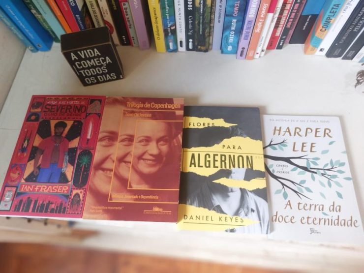 O próximo livro e um mundo de possibilidades e promessas a escolher